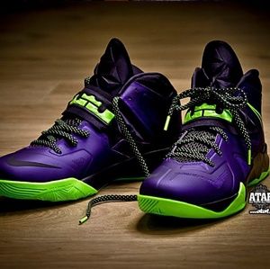 lebron soldier 7 shoes